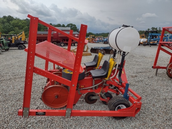 Cheechi & Maglie Trium 3 pt 2 Row Transplanter (QEA 5227)