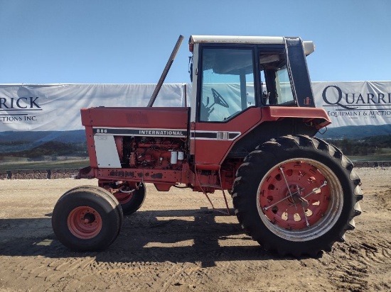 International 886 Tractor (QEA 4755)