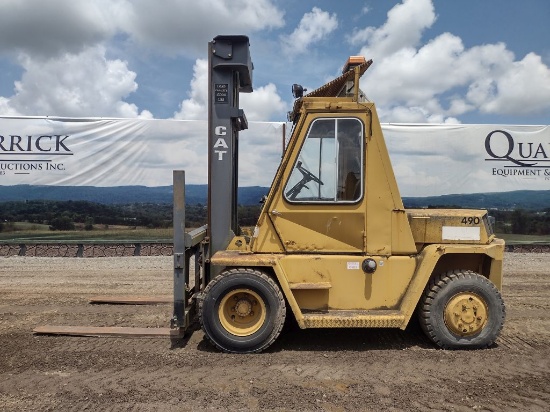 00 Cat V130 Forklift (QEA 4766)