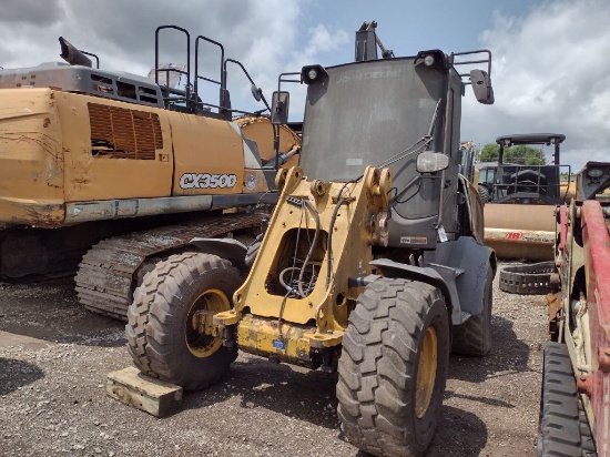 19 John Deere 324L Wheel Loader (QEA 7699)