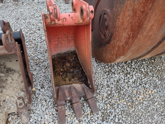 Kubota BT3001 Bucket (QEA 7823)