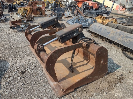 Bobcat 68 in Grapple Bucket (QEA 7888)