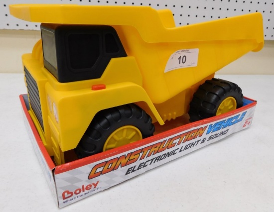 BOLEY CONSTRUCTION VEHICLE (HAS BOOBOO)