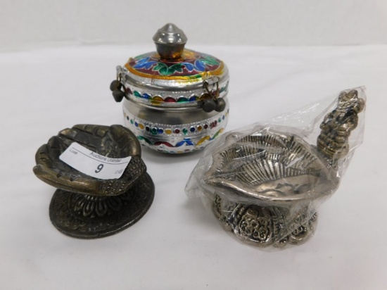 LOT OF 2 INDIAN HANDS TRINKETS  AND A SILVER JAR