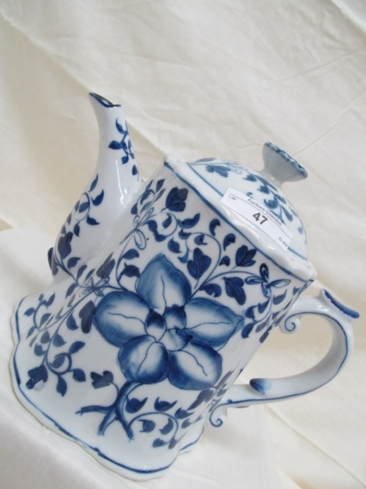 BLUE & WHITE TEAPOT 8"