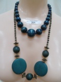 LOT OF 2 FASHION NECKLACES