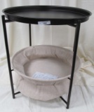 SMALL TABLE WITH BASKET