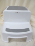WHITE STEP STOOL
