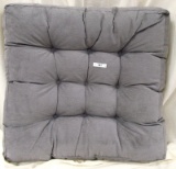 GRAY FLOOR PILLOW 22