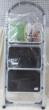 FAMILY USE FOLDING STEP LADDER