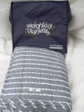 WEIGHTED BLANKET GRAY AND WHITE 48