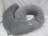 C- SHAPED BODY PILLOW