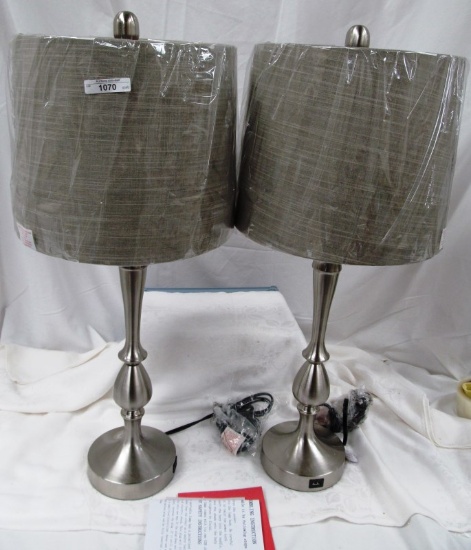 25" STAINLESS STEEL LAMP WITH USB PORT