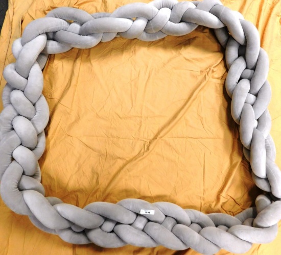 BRAIDED VELOUR BUMPER