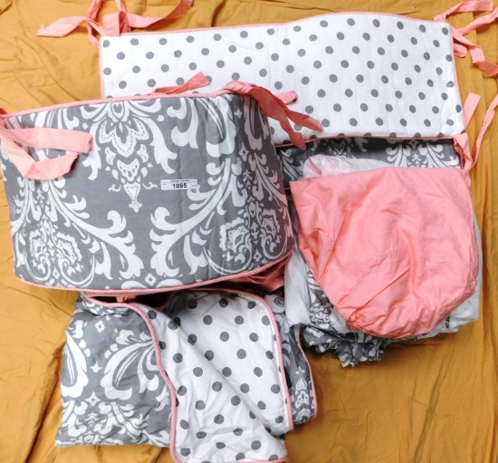 REVERSIBLE PINK AND GRAY 7PC CRIB SET (INCLUDES BED SKIRT CRIB SHEET COMFORTER AND 4 PC BUMPERS)
