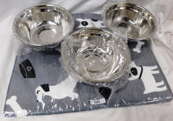 PUPPY PAD 32x19 & 3 BOWLS  (PICTURE OF PAD IS FOLDED IN HALF)