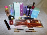 MAKEUP BAG LOT 439