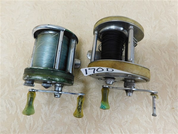 LOT OF 2 FISHING REELS 1 SHAKESPEARE CLASSIC 1972