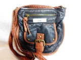 AMERICAN EAGLE OUTFITTERS SMALL LEATHER CROSSBODY - LIKE NEW