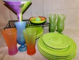 19 PIECE LOT - 3 LARGE /SMALL SYRACUSE BOWLS - 4 DINNER GLASSES - 2 BREAD RACHEL RAY PLATES - 7 FROS