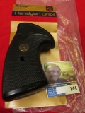 Pachmayer Large Presentation Grips Fits All Colt Revolvers Using the 