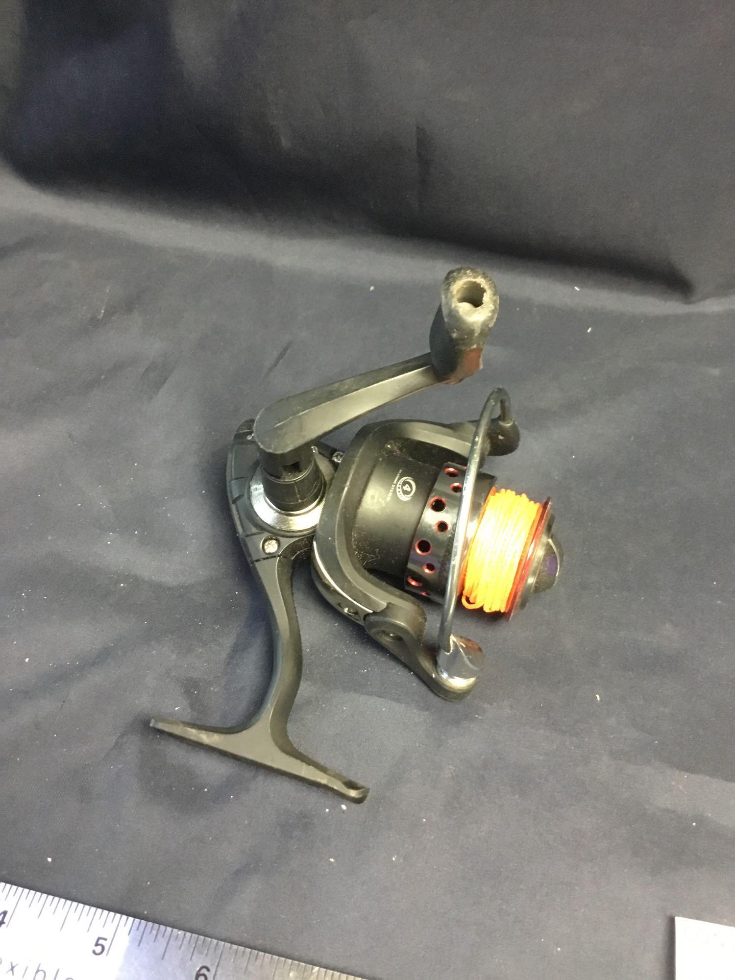 LOT OF 2 FISHING REELS 1 SHAKESPEARE CLASSIC 1972