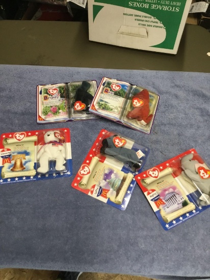 Vintage box of beanie babies in original packages