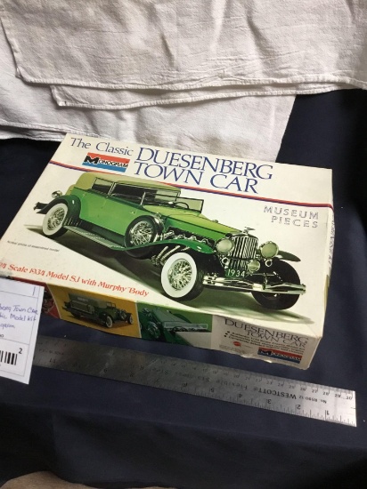 The classic DUESENBERG town car plastic model kit by monogram