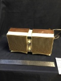 Vintage Arvin electric transistor radio Humms might need Antenna