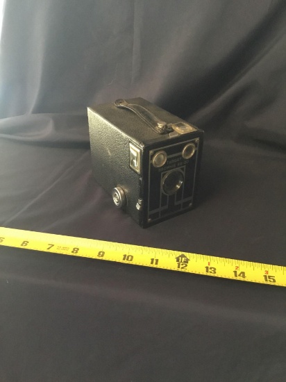 Antique brownie 6-20 target camera