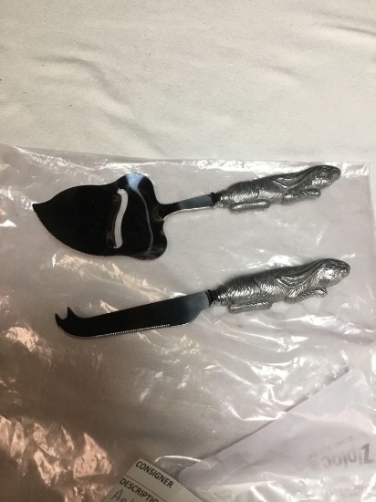 vintage Arthur court two piece rabbit cheese slicer and server