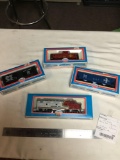 HO scale train set three cars one engine with boxes