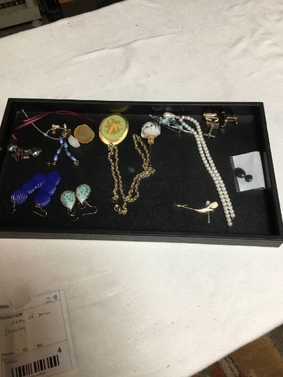 Tray miscellaneous jewelry