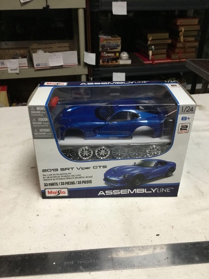 vintage 2013 SRT viper diecast car in box