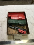 vintage group of four piece Lionel train items