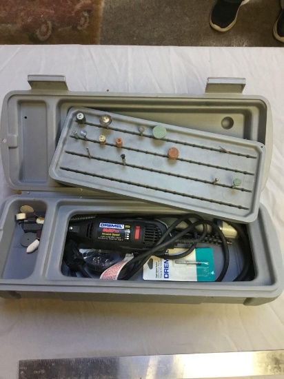 Dremel tool set in case