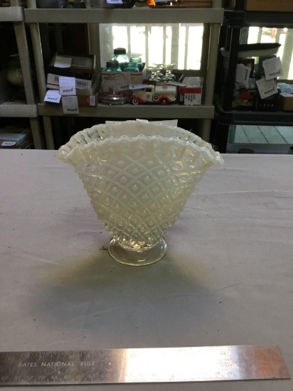 vintage opalescent fan vase hard to find in this pattern