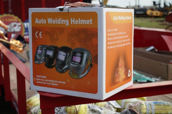 AUTOMATIC DARKENING WELDING HELMET