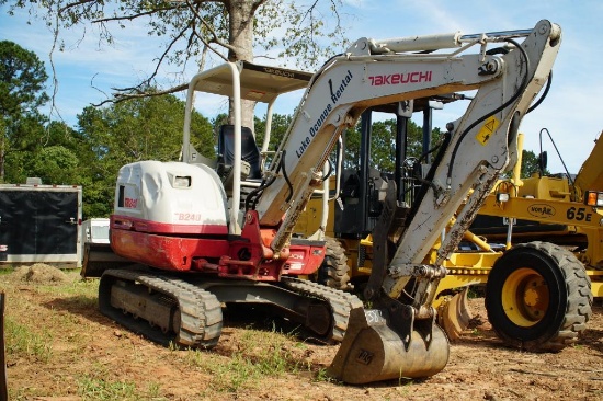 2015 TAKEUCHI TB240 RUBBER TRACK SKIDSTEER