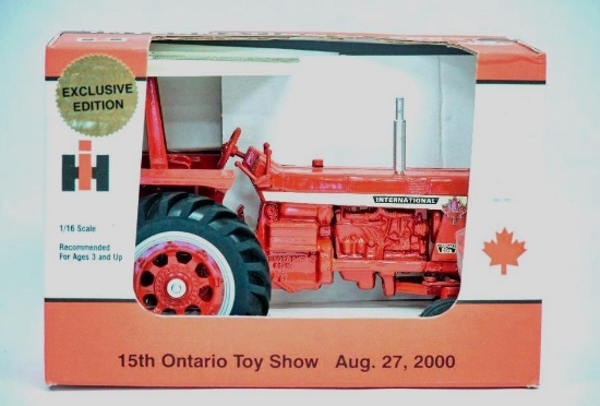 INTERNATIONAL 856 TOY TRACTOR