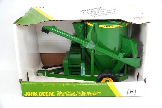 JOHN DEERE GRINDER/MIXER TOY