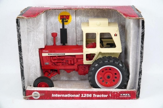INTERNATIONAL 1256 TOY TRACTOR, CAB