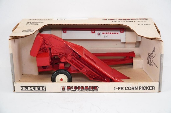 MCORMICK 1-R CORN PICKER