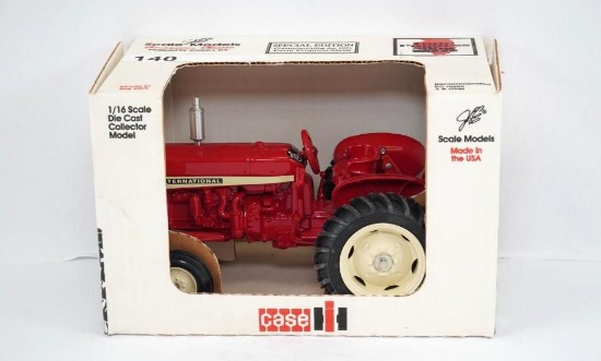 INTERNATIONAL 606 TOY TRACTOR