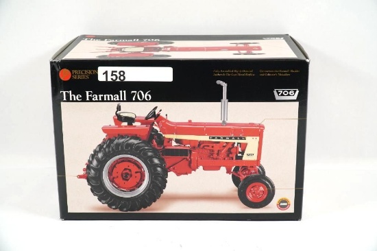 FARMALL 706 TOY TRACTOR