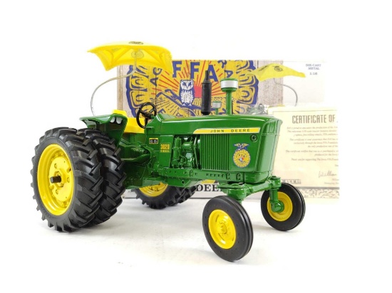 JOHN DEERE MODEL 3020 TOY TRACTOR