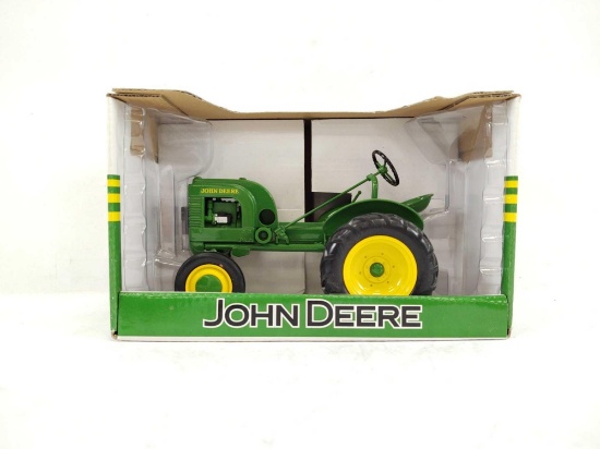 JOHN DEERE MODEL L TOY TRACTOR