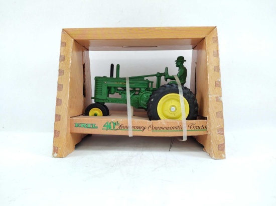 JOHN DEERE MODEL A TOY TRACTOR