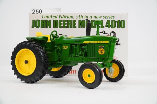 JOHN DEERE 4010 TOY TRACTOR