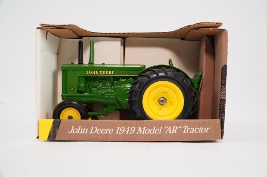 JOHN DEERE MODEL AR TOY TRACTOR